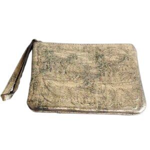 🌿Patricia Nash Cassini Leather Tooled Soft Gold Metallic Wristlet/Clutch🌿
